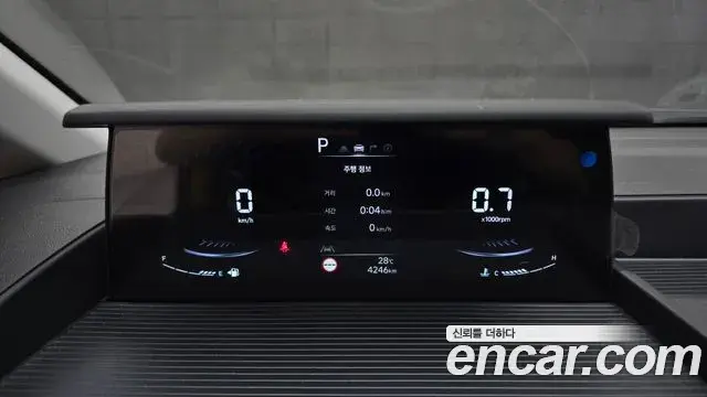 Hyundai Staria 2025 — ფოტო 6/20