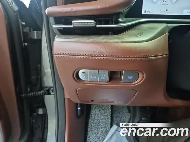 Genesis G90 2022 — ფოტო 19/20