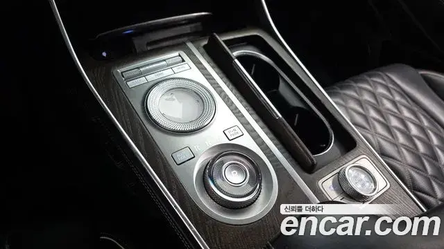Genesis GV80 2022 — Şəkil 26/32