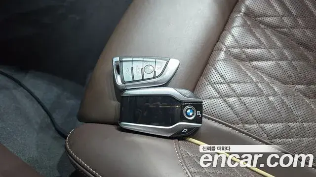 BMW 7 Series 2020 — Фото 17/20