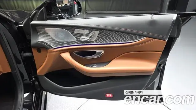 Mercedes-Benz AMG GT 2023 — ფოტო 31/35