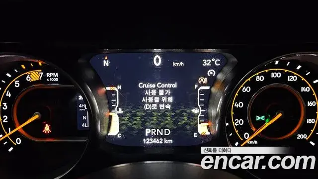 Jeep Wrangler 2020 — Photo 2/20