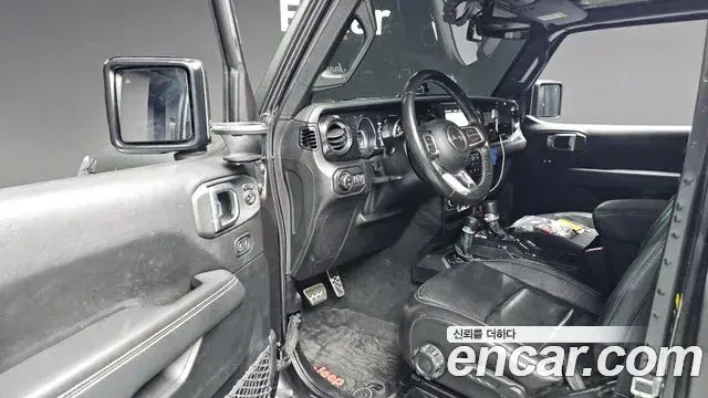 Jeep Wrangler 2020 — Photo 10/20
