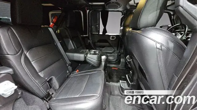 Jeep Wrangler 2020 — Photo 16/20