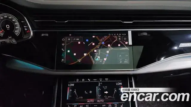 Audi Q7 2021 — Photo 32/35