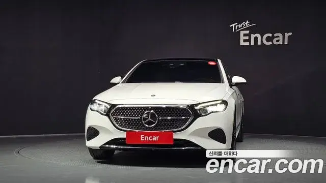 Mercedes-Benz E-Class 2025 — ფოტო 7/35