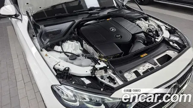 Mercedes-Benz E-Class 2025 — ფოტო 15/35