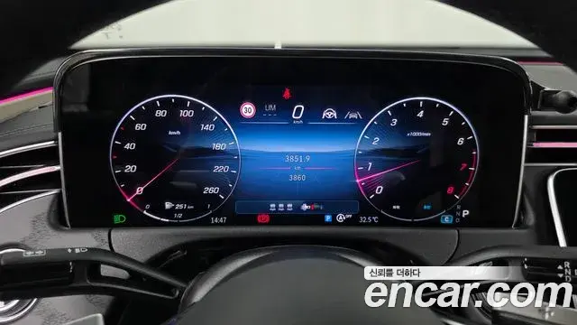Mercedes-Benz E-Class 2025 — ფოტო 31/35