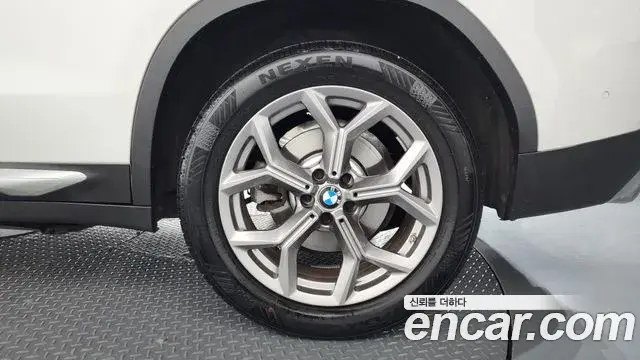 BMW X3 2022 — Şəkil 25/32