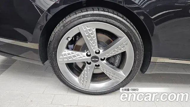 Genesis G80 2025 — Photo 37/38