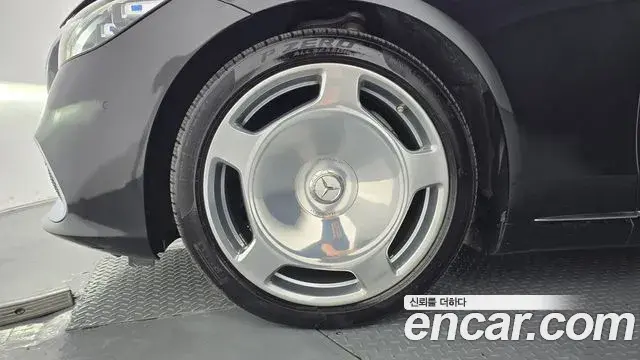 Mercedes-Benz S-Class 2021 — Photo 36/41