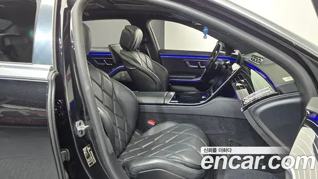 Mercedes-Benz S-Class 2021 — Photo 21/41