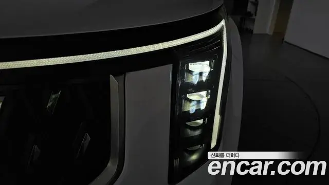 Kia Carnival 2023 — Şəkil 23/38