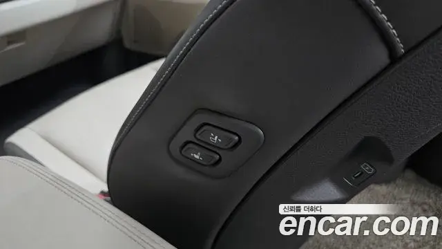 Kia Carnival 2023 — Şəkil 31/38