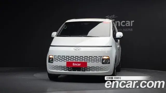 Hyundai Staria 2021 — ფოტო 25/30