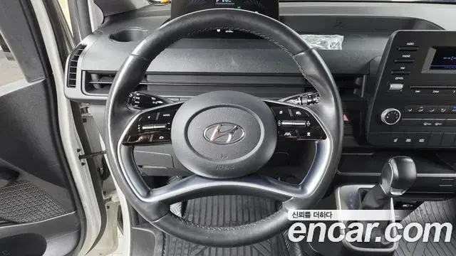 Hyundai Staria 2021 — ფოტო 19/30