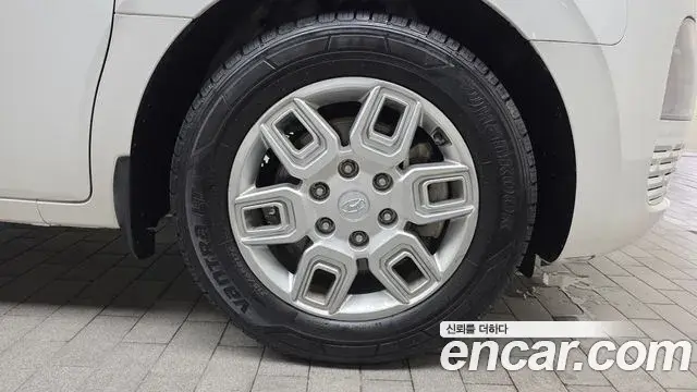 Hyundai Staria 2021 — ფოტო 29/30
