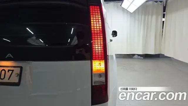 Hyundai Staria 2021 — ფოტო 5/30
