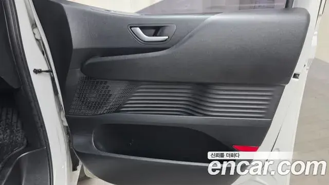 Hyundai Staria 2021 — ფოტო 17/30