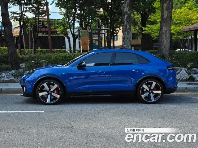 Porsche Macan EV 2026 — ფოტო 7/20