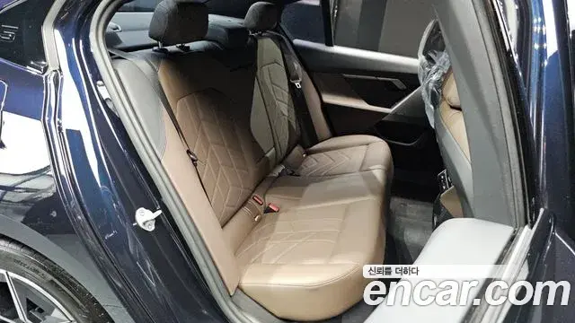 BMW 5 Series 2023 — ფოტო 11/20