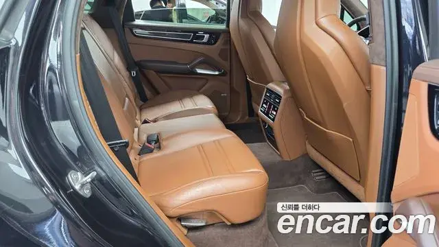 Porsche Cayenne 2020 — Şəkil 11/20