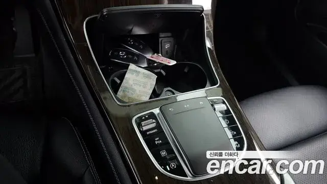 Mercedes-Benz GLC-Class 2020 — ფოტო 18/34