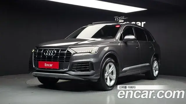 Audi Q7 2020 — Фото 1/20