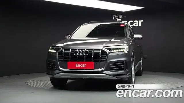 Audi Q7 2020 — Фото 3/20