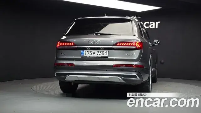 Audi Q7 2020 — Фото 4/20