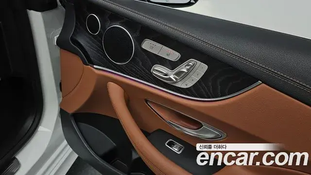 Mercedes-Benz E-Class 2019 — Şəkil 21/37