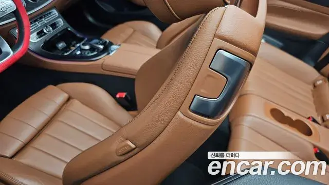 Mercedes-Benz E-Class 2019 — Şəkil 12/37