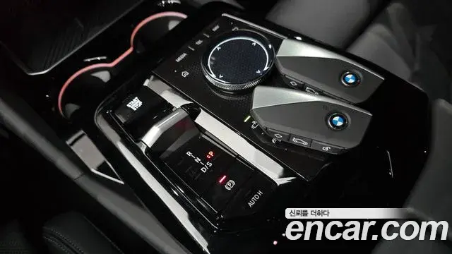 BMW 5 Series 2025 — Фото 9/20