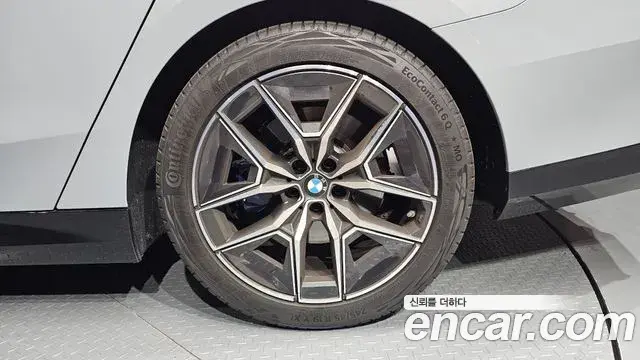 BMW 5 Series 2025 — Şəkil 11/32