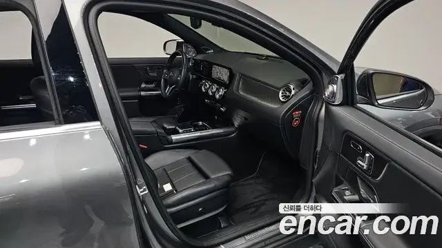 Mercedes-Benz GLA-Class 2021 — Фото 11/20