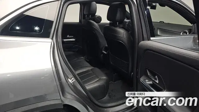 Mercedes-Benz GLA-Class 2021 — Фото 12/20