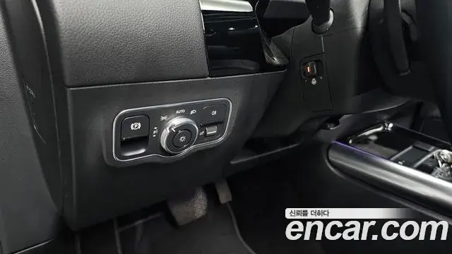 Mercedes-Benz GLA-Class 2021 — Фото 19/20
