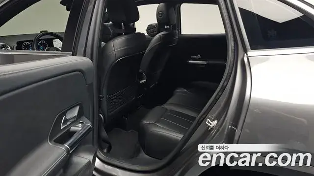 Mercedes-Benz GLA-Class 2021 — ფოტო 2/35