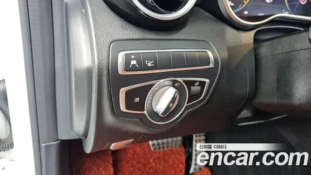 Mercedes-Benz C-Class 2020 — Şəkil 16/32