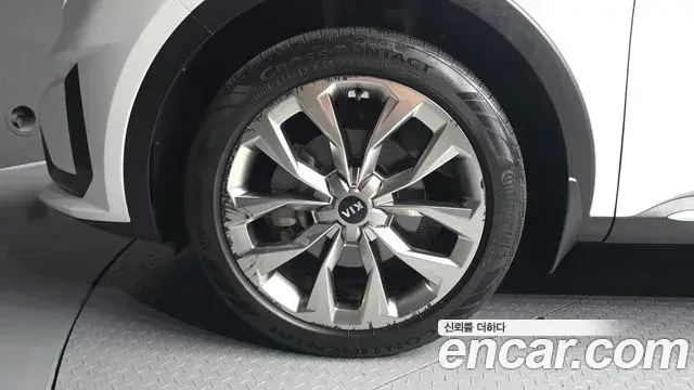 Kia Sorento 2021 — Фото 5/20