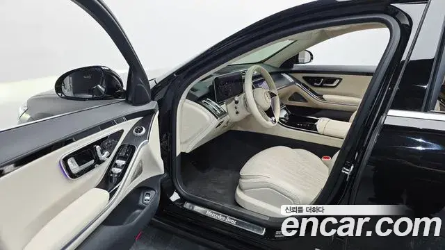 Mercedes-Benz S-Class 2022 — Photo 2/35
