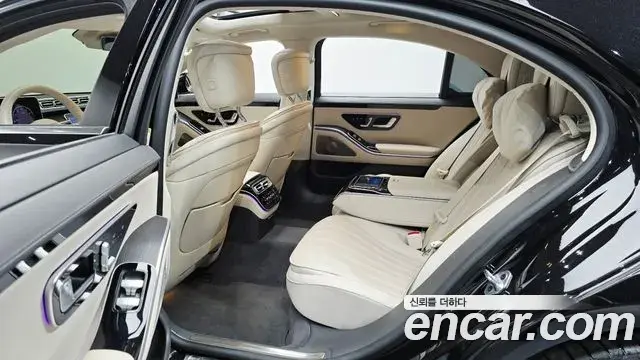 Mercedes-Benz S-Class 2022 — Photo 21/35