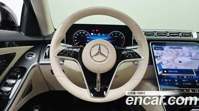 Mercedes-Benz S-Class 2022 — Photo 10/35