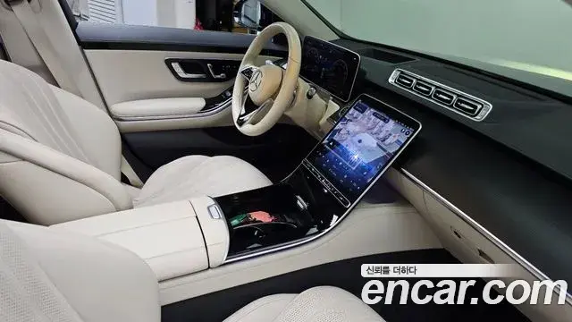 Mercedes-Benz S-Class 2022 — Photo 6/35