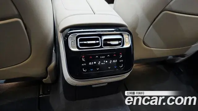 Mercedes-Benz S-Class 2022 — Photo 16/35