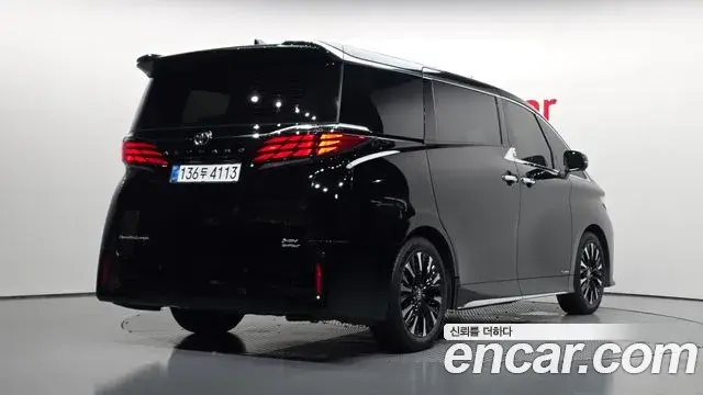 Toyota Alphard 2025 — Şəkil 30/36