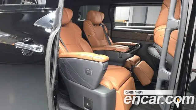Toyota Alphard 2025 — Şəkil 31/36