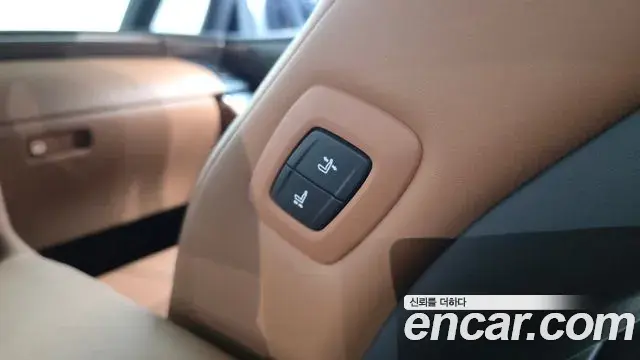 Toyota Alphard 2025 — Şəkil 10/36