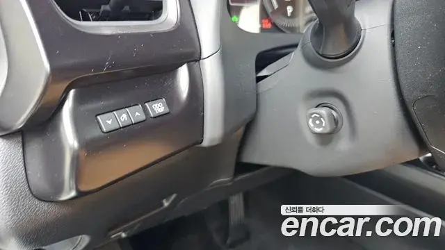 Lexus UX250h 2023 — Photo 18/30