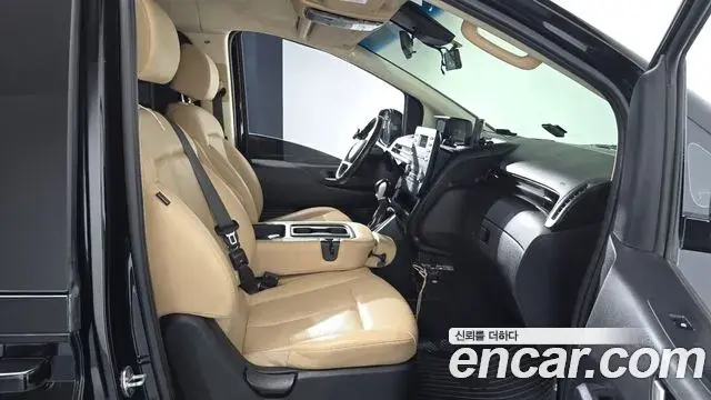 Hyundai Staria 2021 — Şəkil 2/36